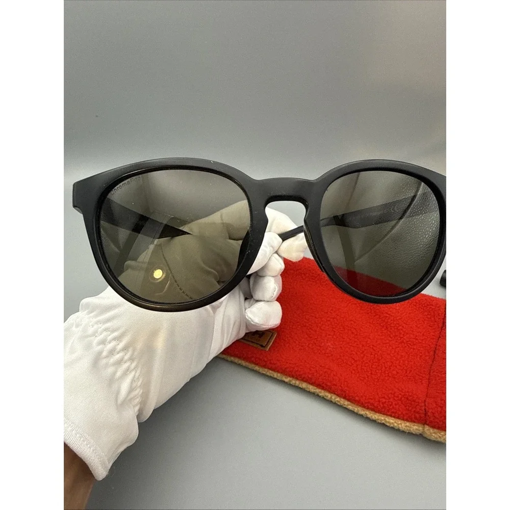 Smith Eastbank Authentic Sunglasses Matte Black ChromaPop Green Lens & Draw Case